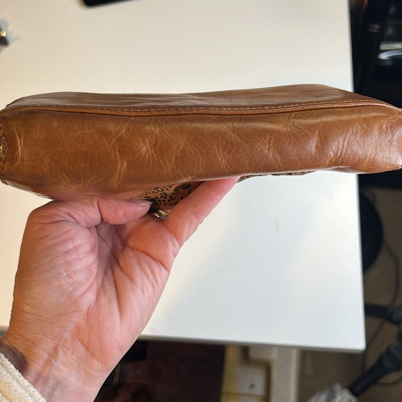 BROWN CUTOUT DESIGN SOFT SQUISHY LEATHER WALLET - Picture 8 of 11